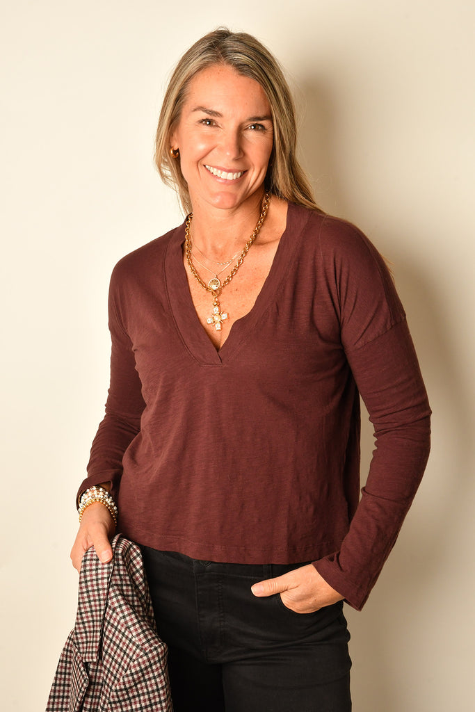 OVERLAP V-NECK TEE + colors