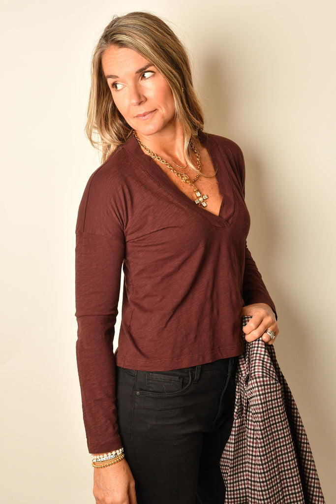 OVERLAP V-NECK TEE + colors