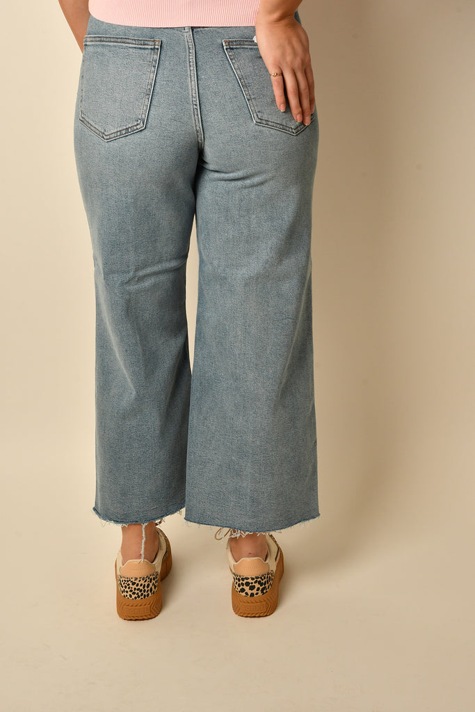 LANA UTLRA WIDE CROP