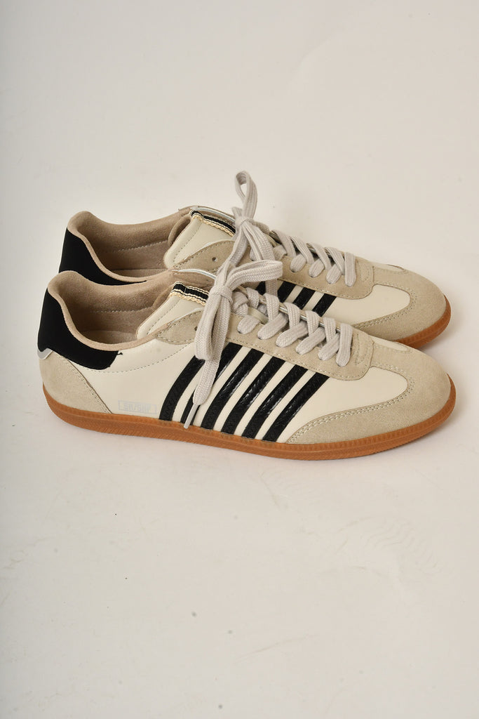 STEVIE SNEAKER