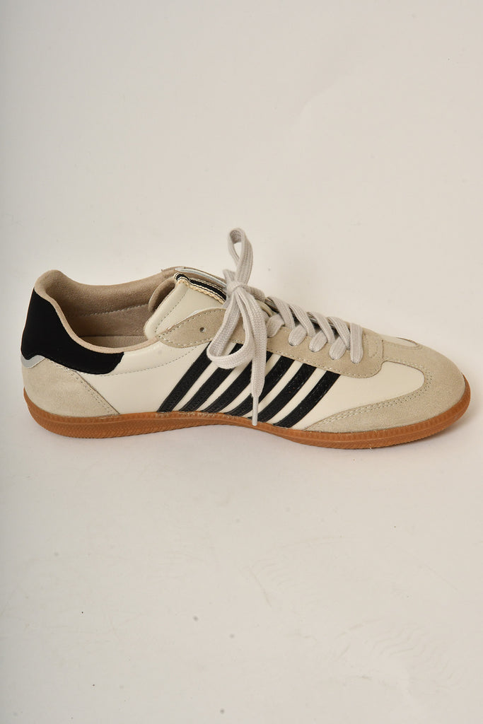 STEVIE SNEAKER