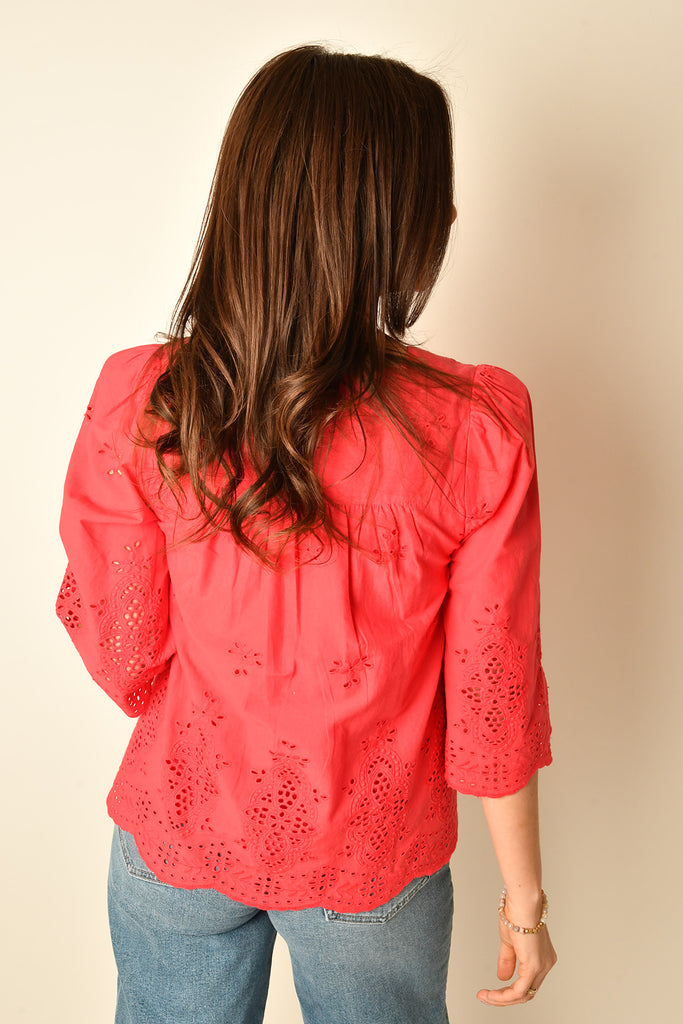 3/4 SLEEVE EYELET TOP