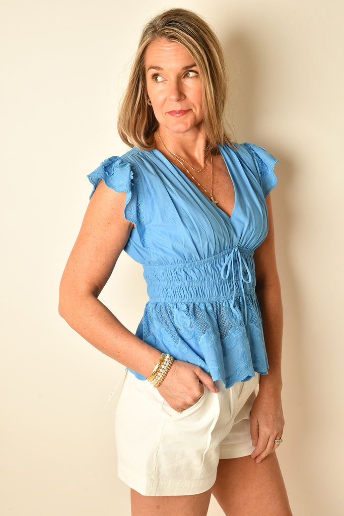 FLUTTER SLEEVE BLOUSE