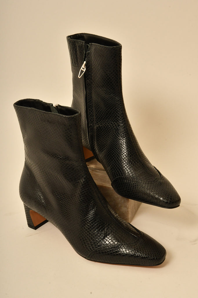 ANIKA LEATHER BOOT