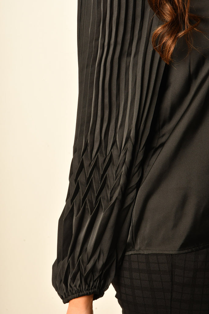 PLEATED DETAIL BLOUSE