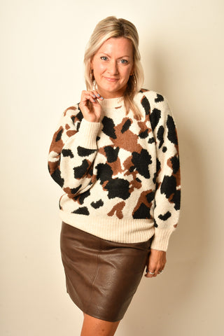 OMEA COW SWEATER