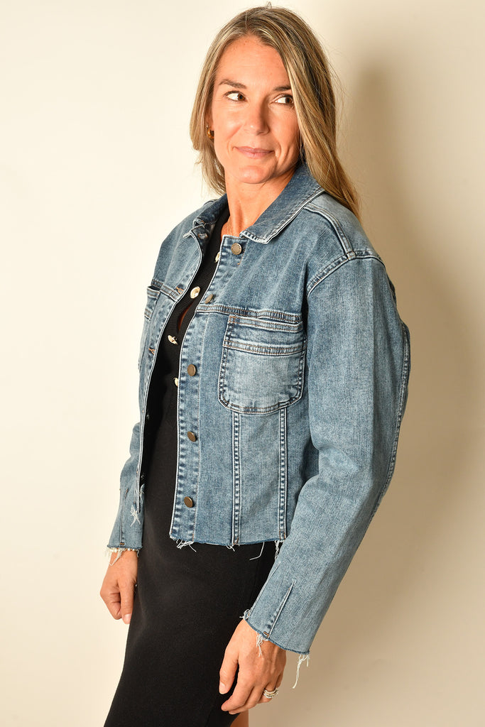 FRAYED HEM UTILITY DENIM JACKET