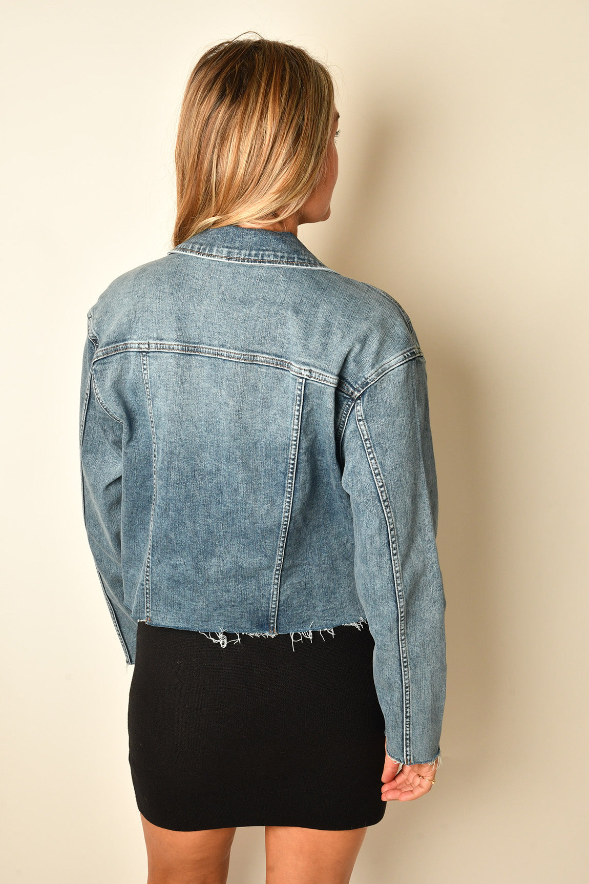 FRAYED HEM UTILITY DENIM JACKET