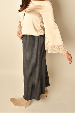 COZY LUXE PLEATED SWEATER SKIRT
