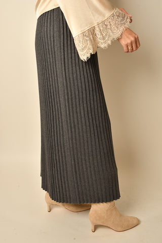 COZY LUXE PLEATED SWEATER SKIRT