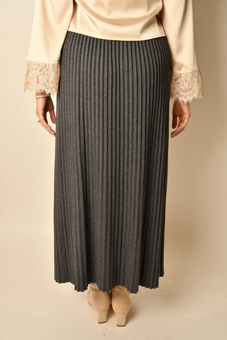 COZY LUXE PLEATED SWEATER SKIRT