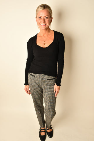 SWEETHEART NECK SWEATER