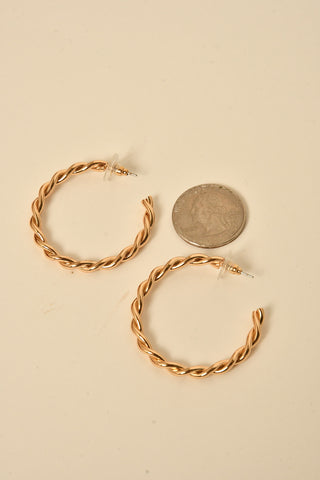 TWISTED HOOP