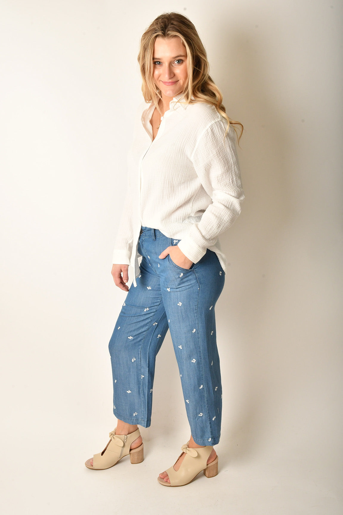 EMBROIDERED WIDE LEG PANT