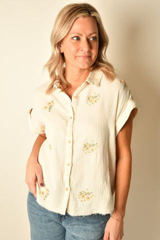 WASHED EMBROIDERY BLOUSE