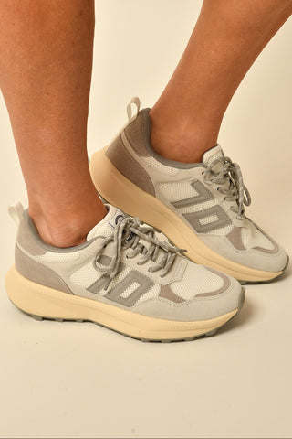 LIGHTNING SNEAKER