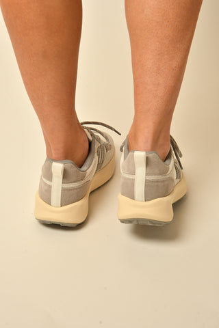 LIGHTNING SNEAKER
