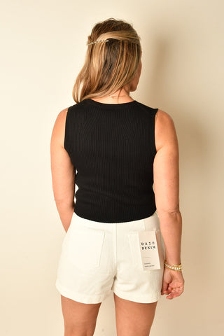V-NECK BUTTON VEST + colors