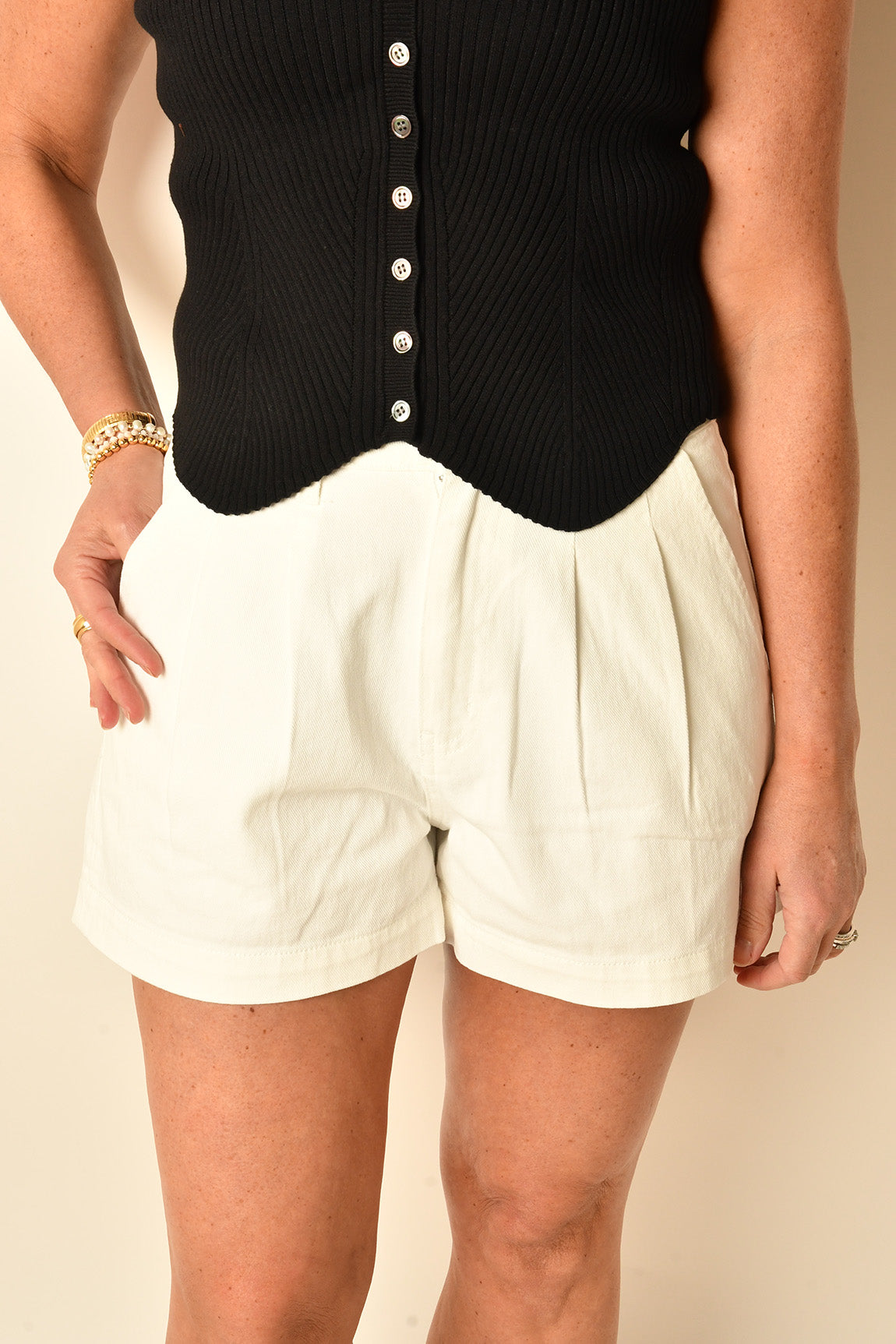 CORONADO PLEATED SHORT