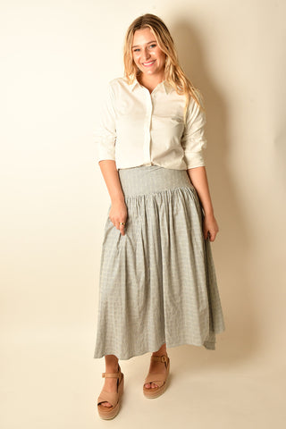 ESSENTIAL ROLL-UP SLEEVE BLOUSE