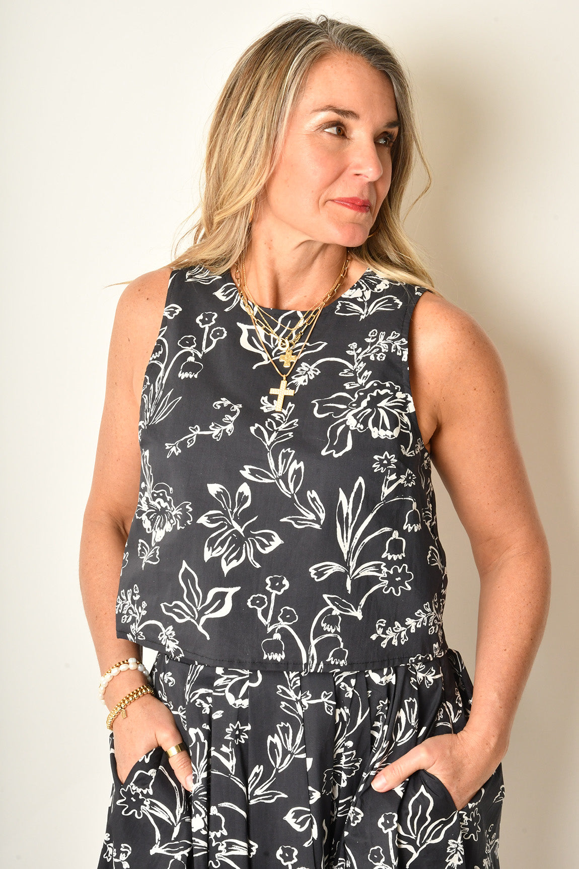 FLORAL SHELL TOP