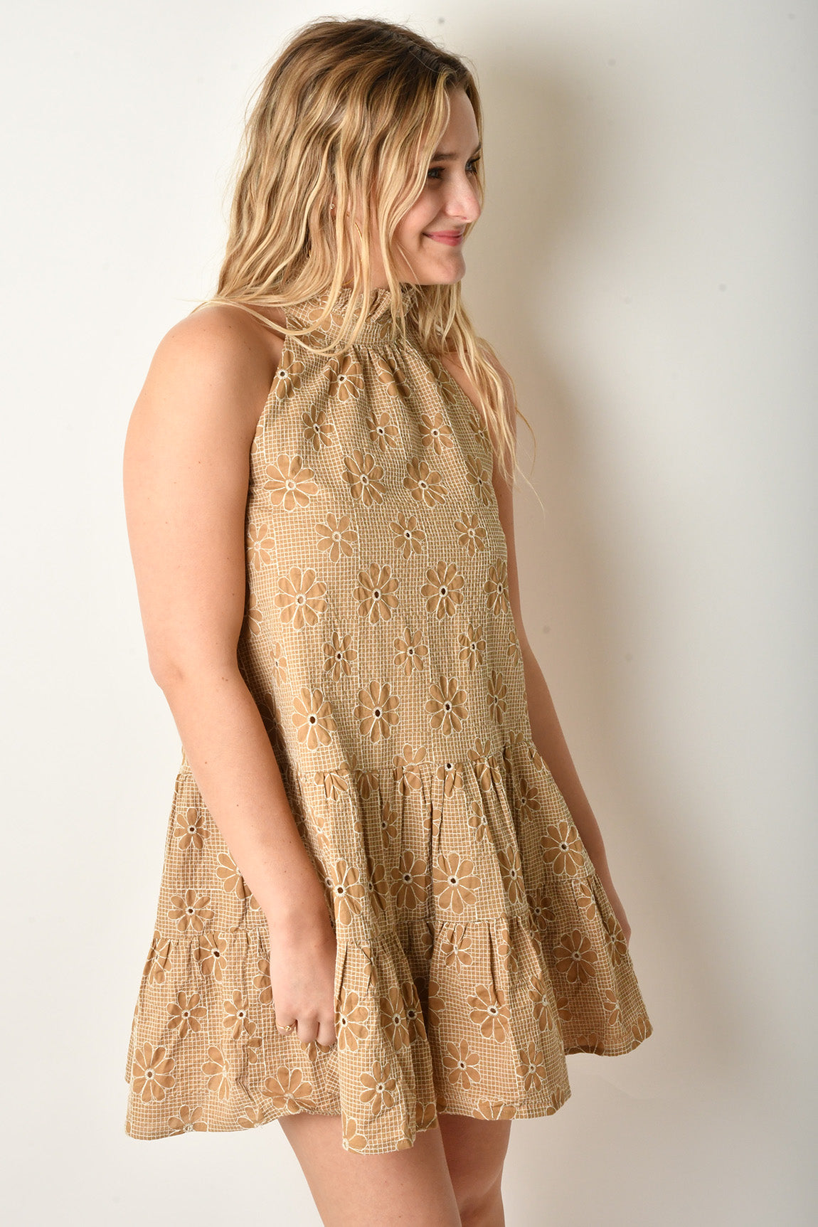 EMBROIDERED HALTER NECK