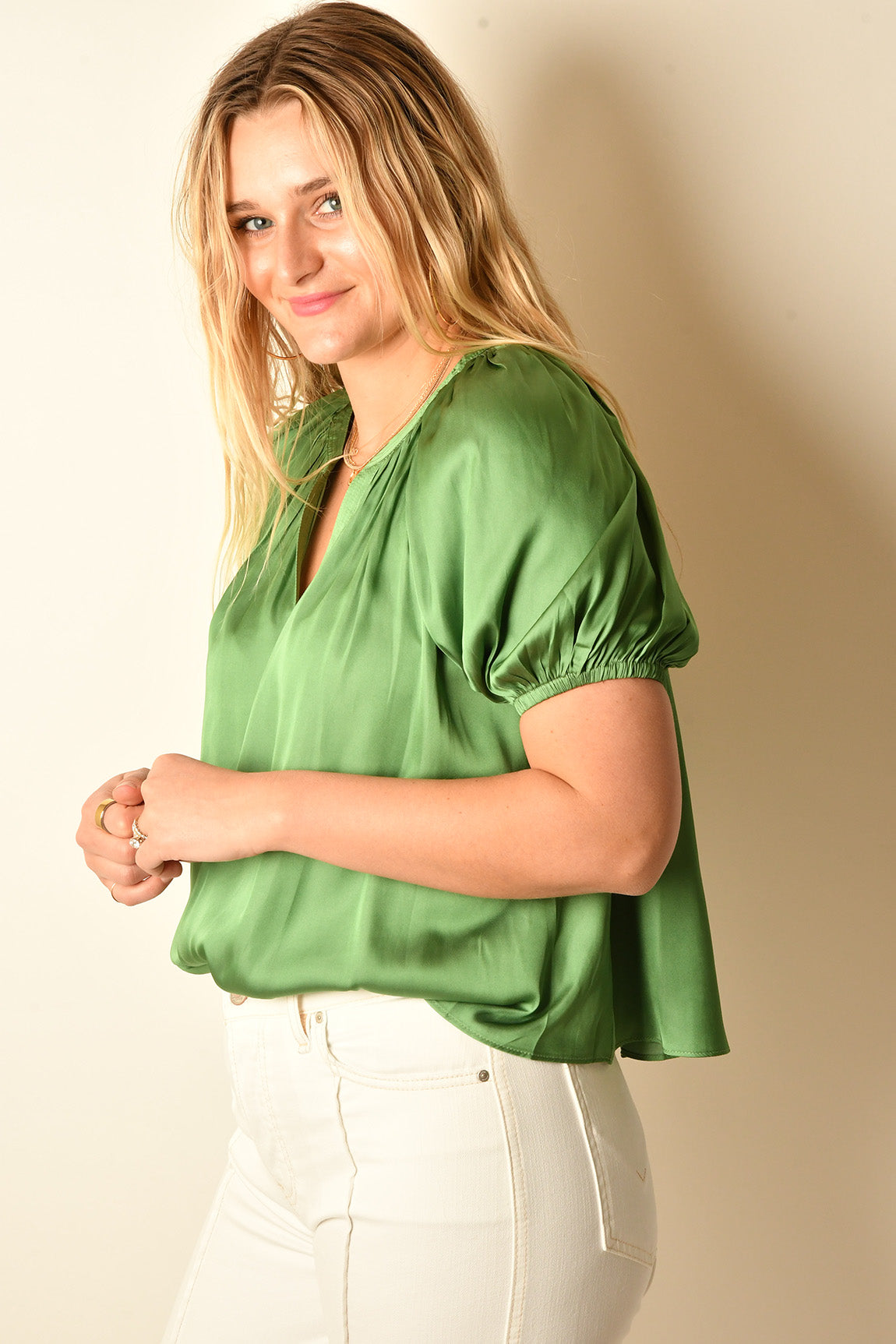 SPLIT V-NECK HALF SLEEVE + color