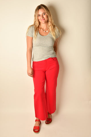 THE ESSENTIAL BUTTER SOFT TEE