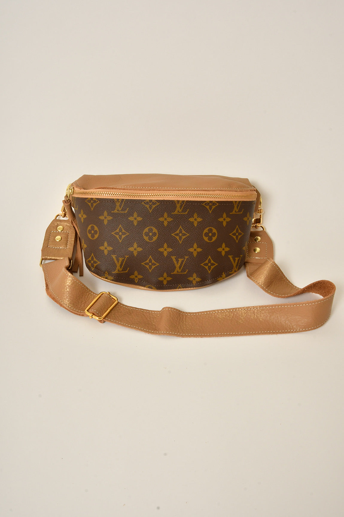 BRITT BELT BAG FULL LOUIS VUITTION