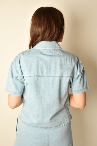 EVERYDAY DENIM BUTTON UP