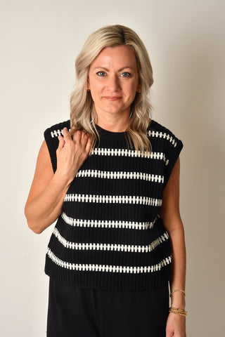 OPEN KNIT STRIPE SHELL