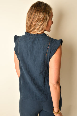 NAVY FLUTTER SLEEVE TOP