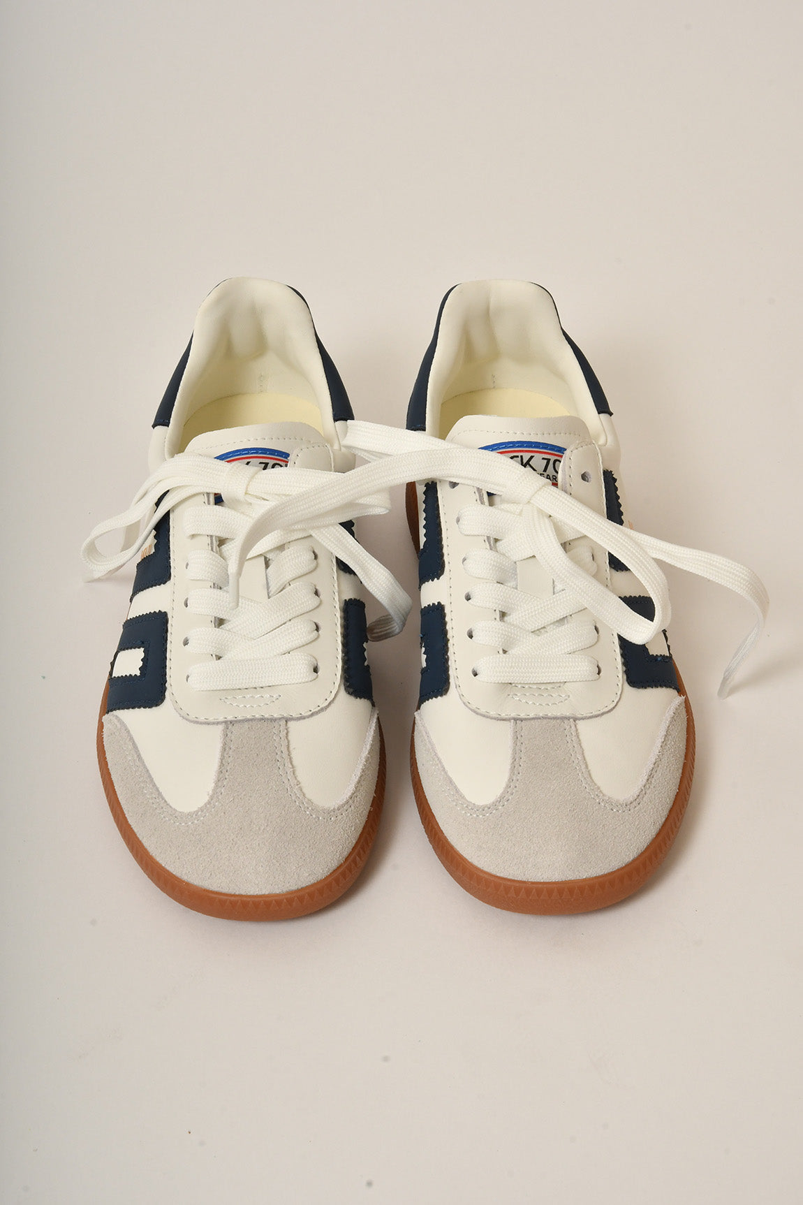 NAVY CLOUD SNEAKER