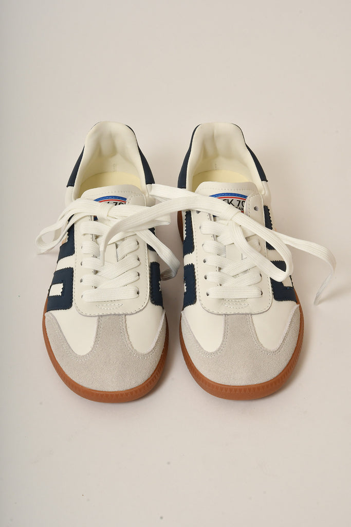 NAVY CLOUD SNEAKER