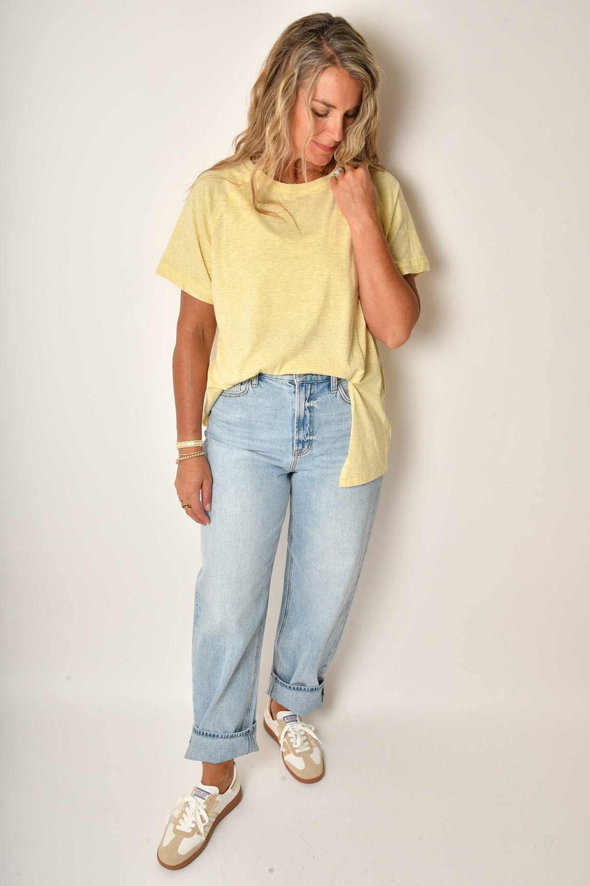 DOTTIE SLIT HEM TEE