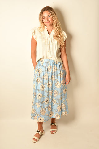 CREAM FLUTTER SLEEVE BLOUSE