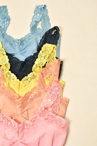 LUXE LACE SEAMLESS BRALETTE