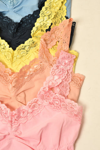 LUXE LACE SEAMLESS BRALETTE
