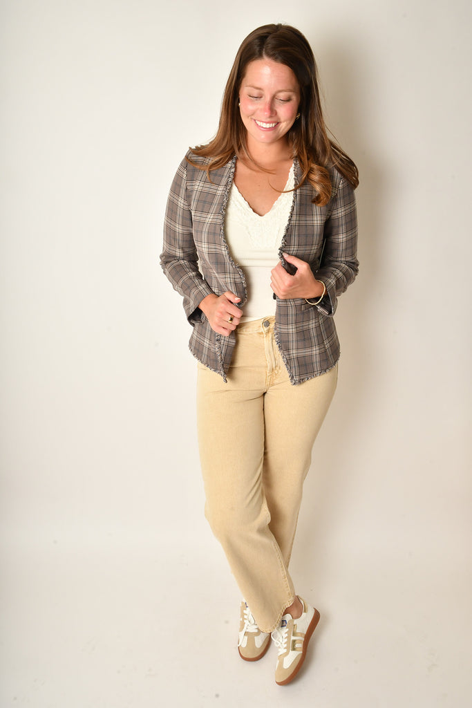 COLLARLESS FITTED BLAZER