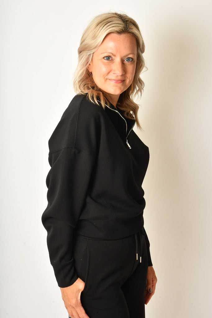 MAILYN SCURBA HALF ZIP