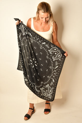 VINTAGE PAISLEY SQUARE SCARF