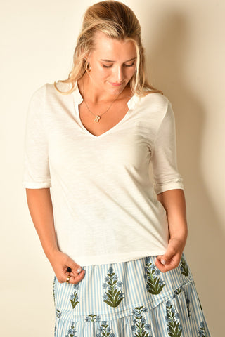 DOLCE NOTCH NECK TEE