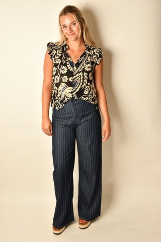 LIVING IT BEST: FLUTTER SLEEVE BLOUSE
