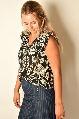 LIVING IT BEST: FLUTTER SLEEVE BLOUSE