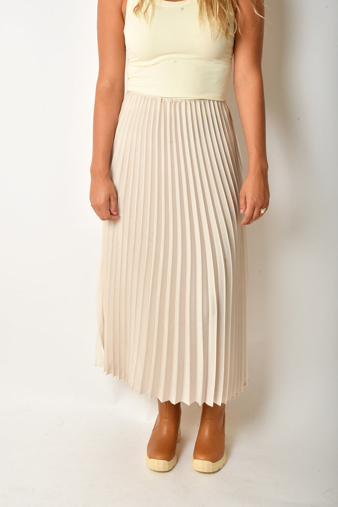 PULL ON PLEATED MAXI SKIRT