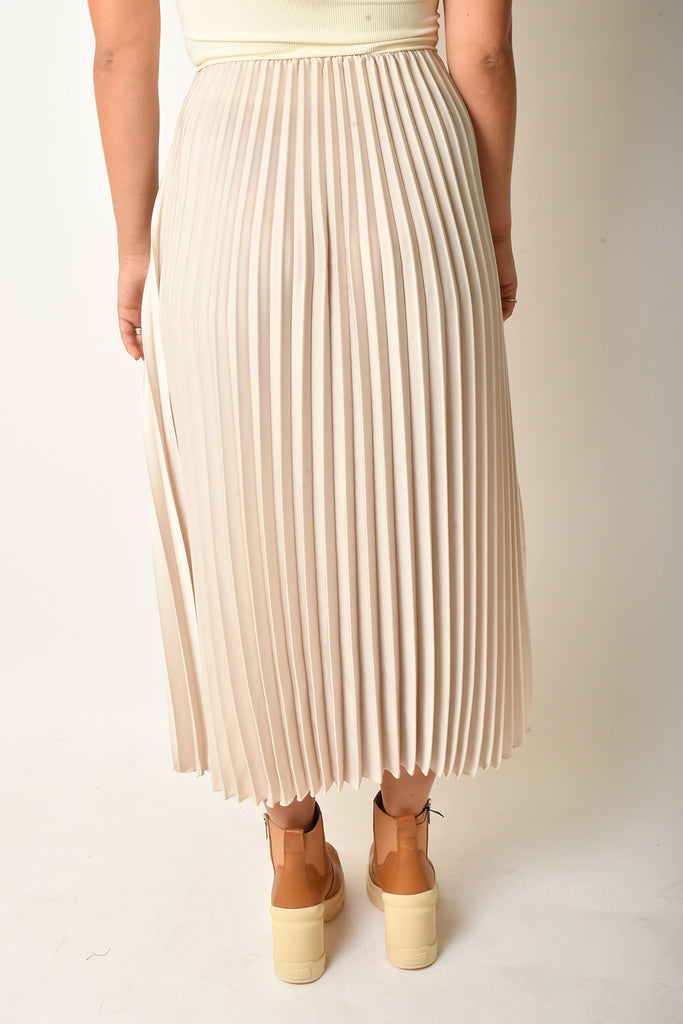 PULL ON PLEATED MAXI SKIRT