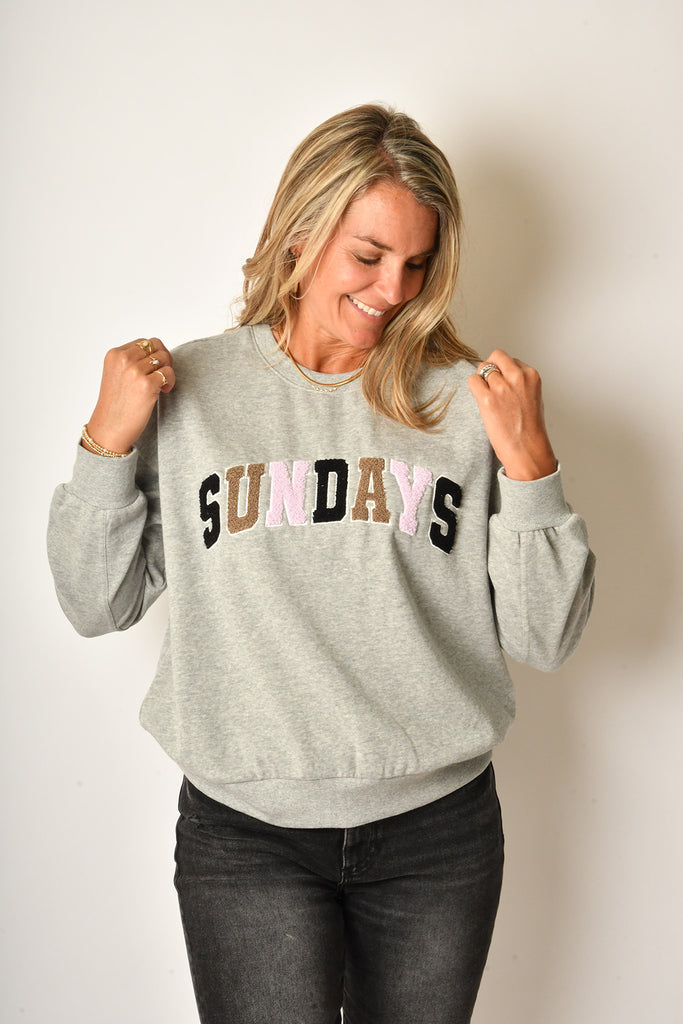 OVERSIZED SUNDAY SWEATSHIRT