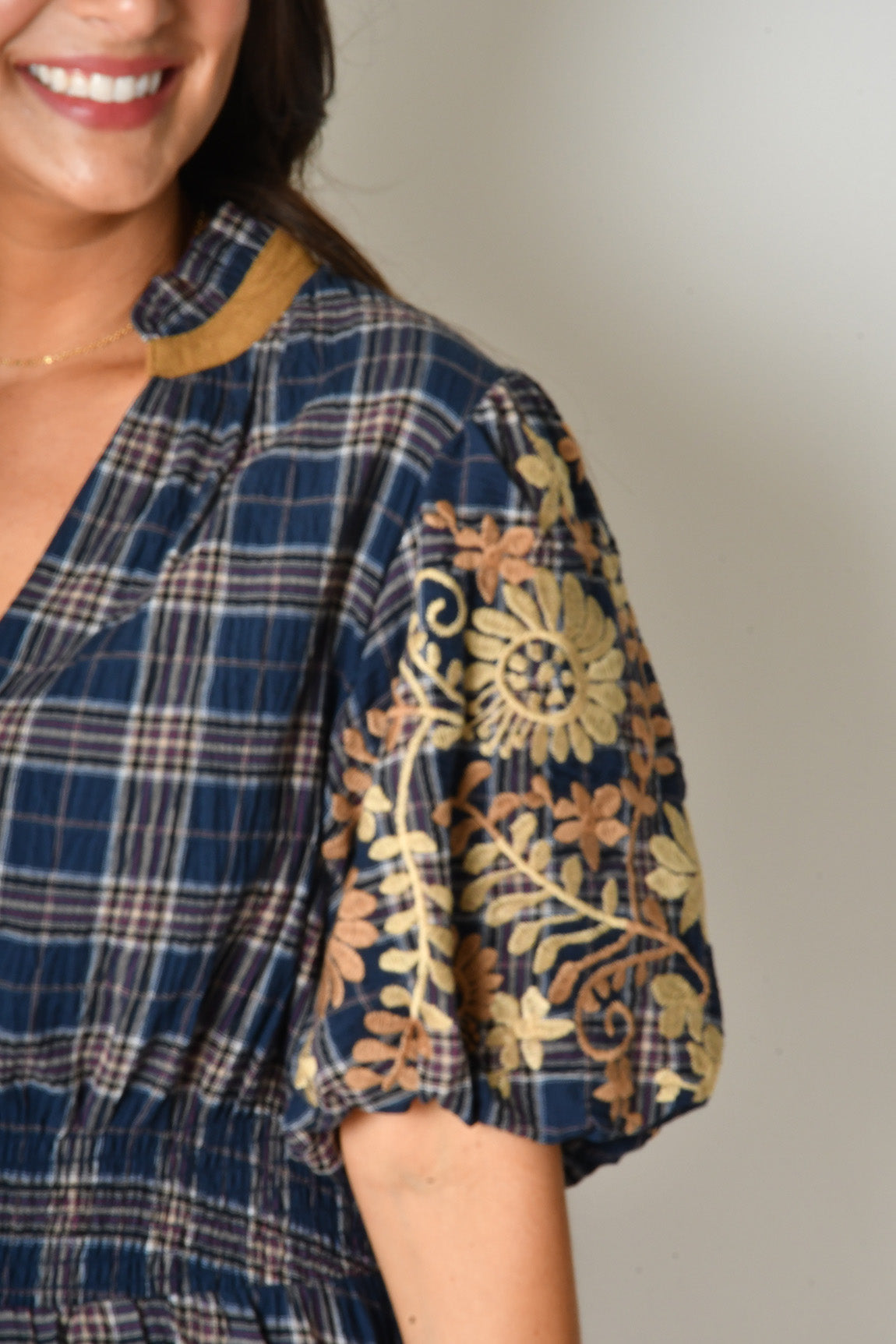 EMB PUFF SLEEVE GINGHAM DRESS