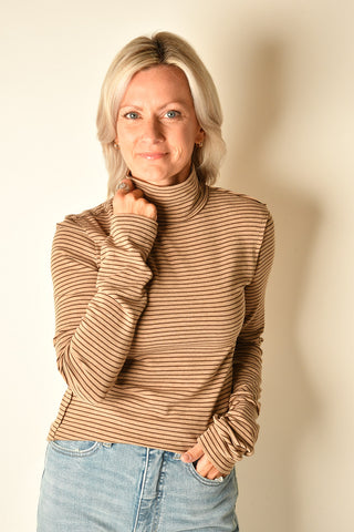 STRIPE TURTLENECK
