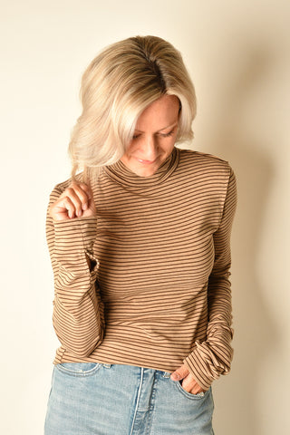 STRIPE TURTLENECK